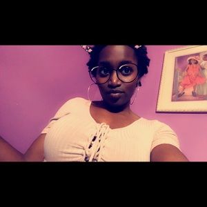 Meet your Posher, Alexia